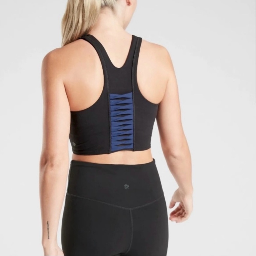 Athleta - Black Twist Conscious Crop Sports Bra - M